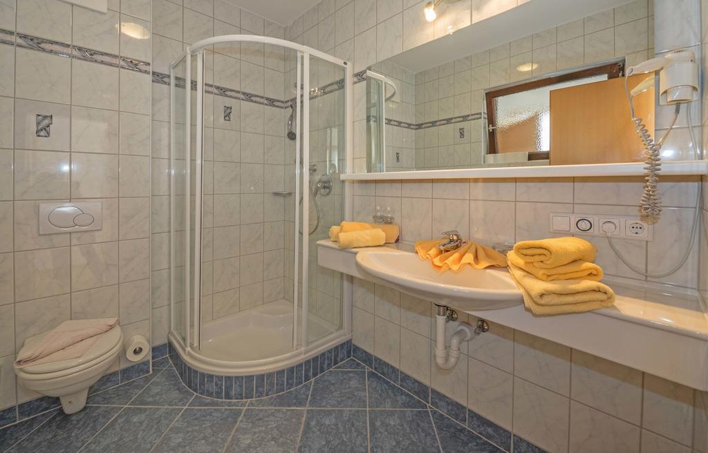 Haus Schluder - Familie Stanitzer Hotel Weissensee Room photo
