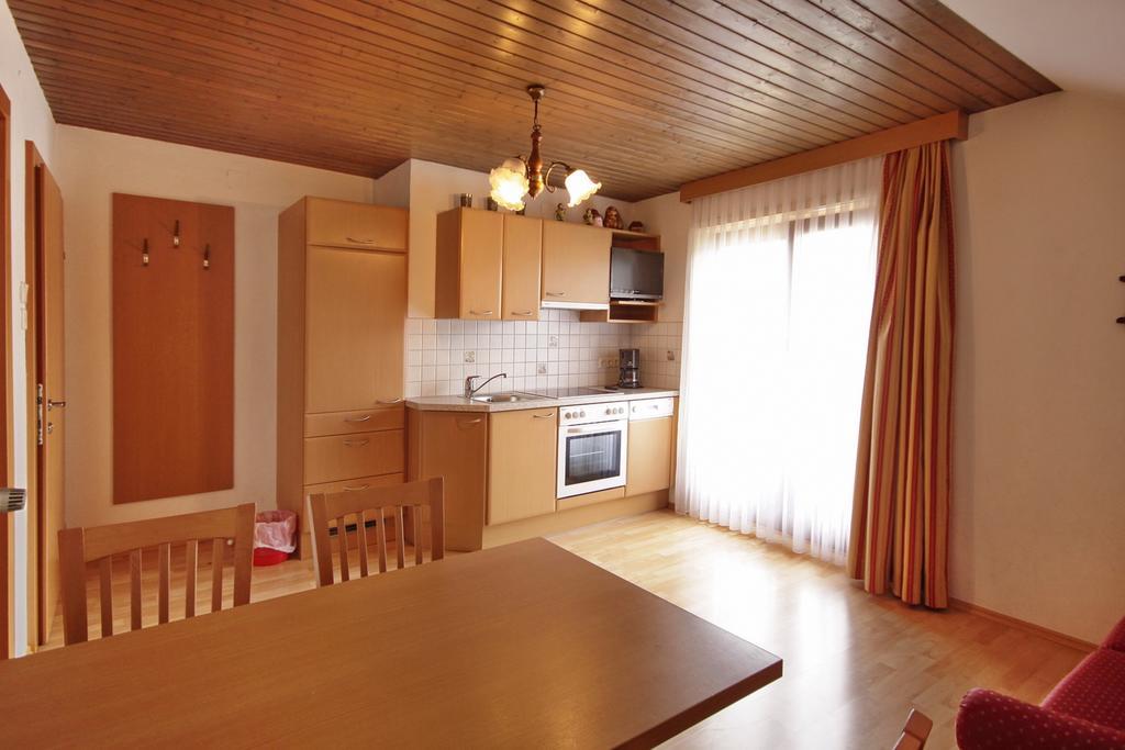 Haus Schluder - Familie Stanitzer Hotel Weissensee Room photo